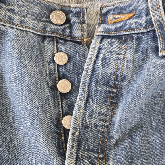 Levi’s 501 Original Fit Jeans 30x32 Medium Wash Button Fly 30W x 32L Like New - Picture 4 of 10